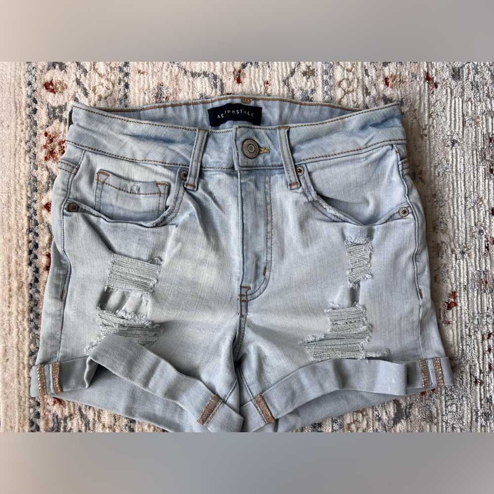 Aeropostale light wash denim jean shorts size 2